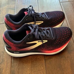 Brooks Ghost 16 Women’s Athletic Shoes - Navy and Pink